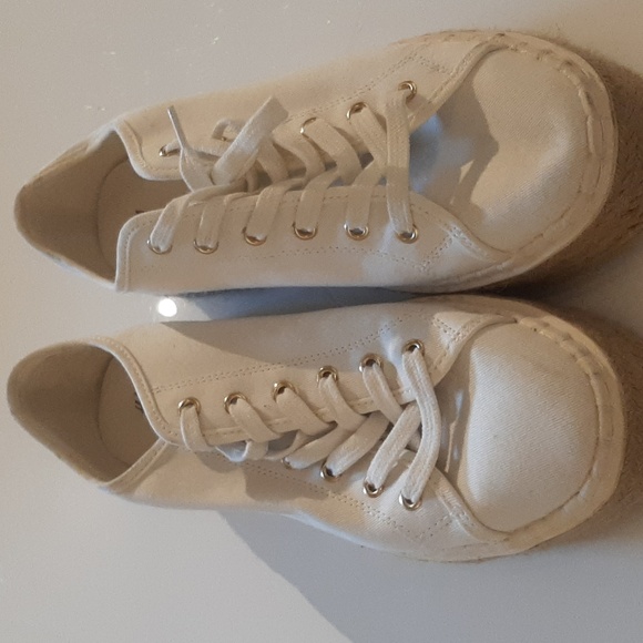 White runners - Picture 2 of 5